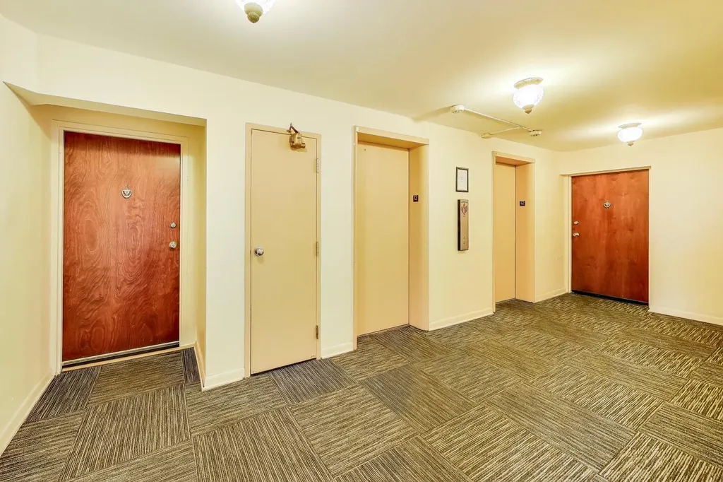 5740 North Sheridan Road Chicago IL 60660