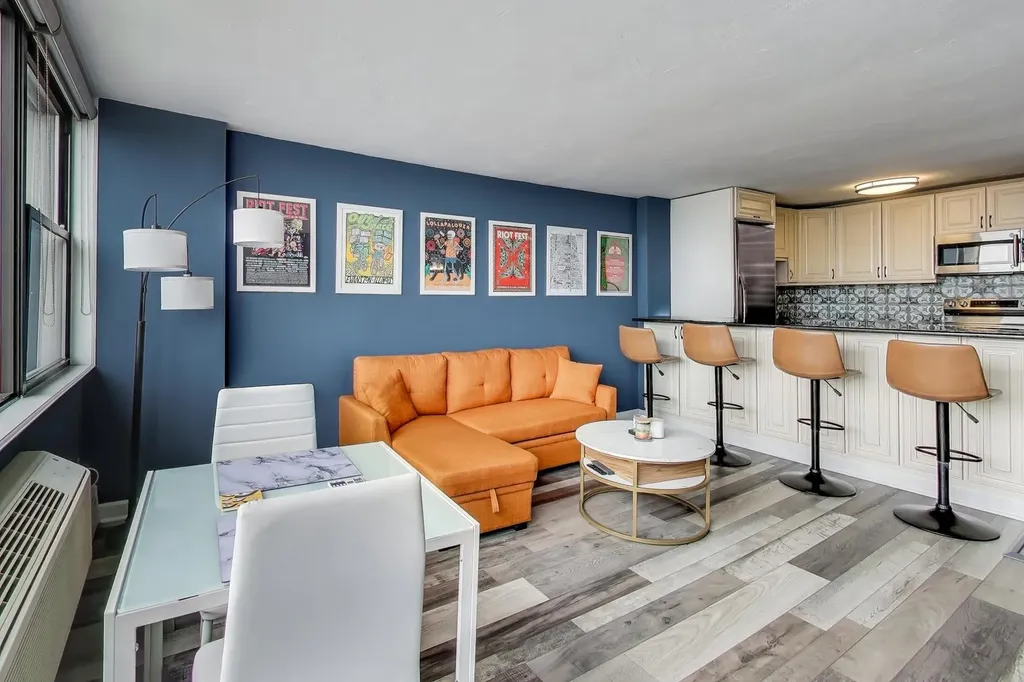 5740 North Sheridan Road Chicago IL 60660