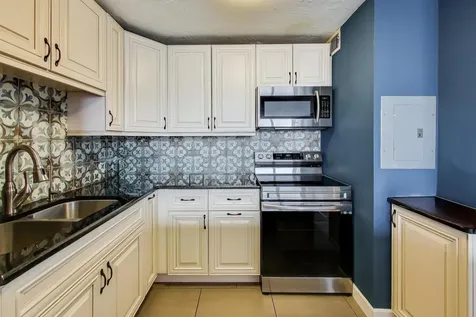 5740 North Sheridan Road Chicago IL 60660