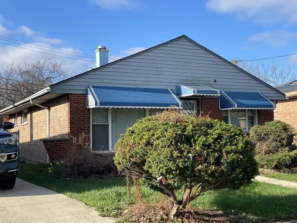 8658 South University Avenue Chicago IL 60619