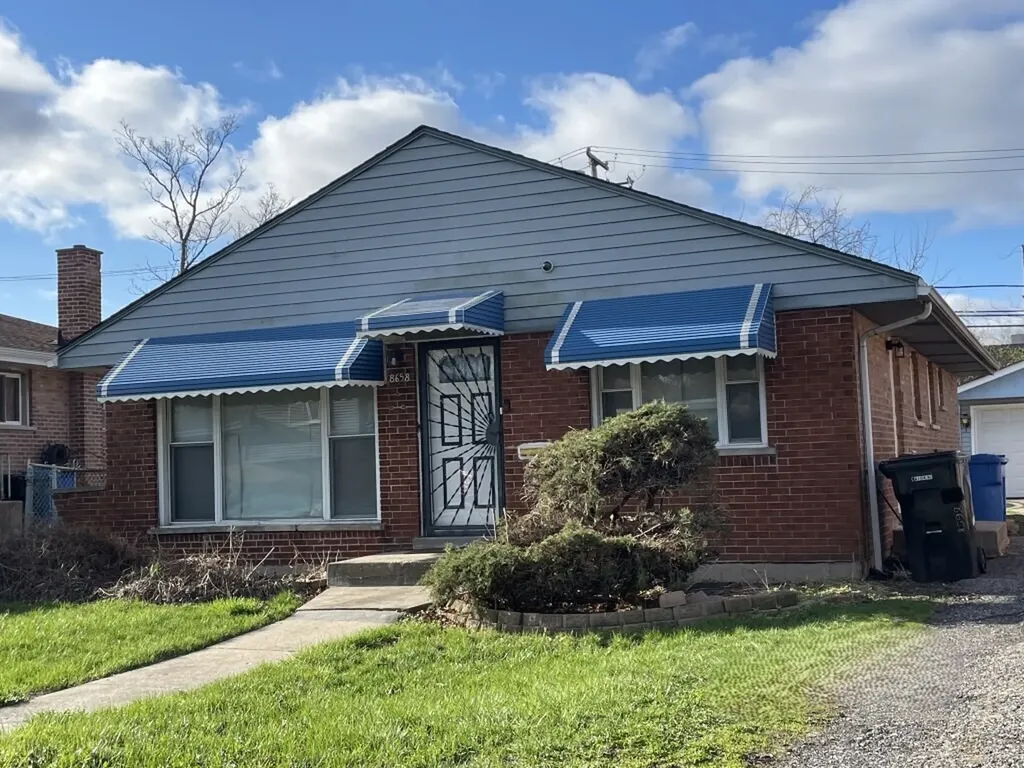 8658 South University Avenue Chicago IL 60619