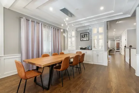 729 West Barry Avenue Chicago IL 60657
