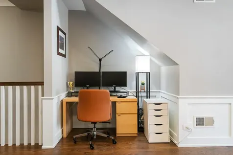 729 West Barry Avenue Chicago IL 60657