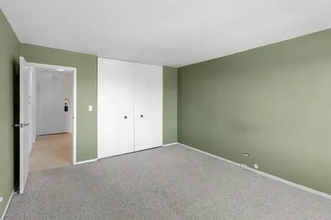 1415 East Central Road Arlington Heights IL 60005