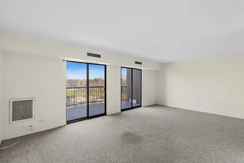 1415 East Central Road Arlington Heights IL 60005
