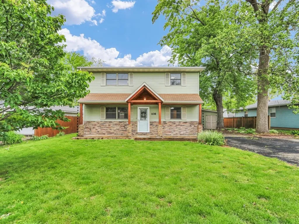 108 West Jackson Street Mahomet IL 61853