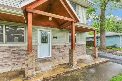 108 West Jackson Street Mahomet IL 61853