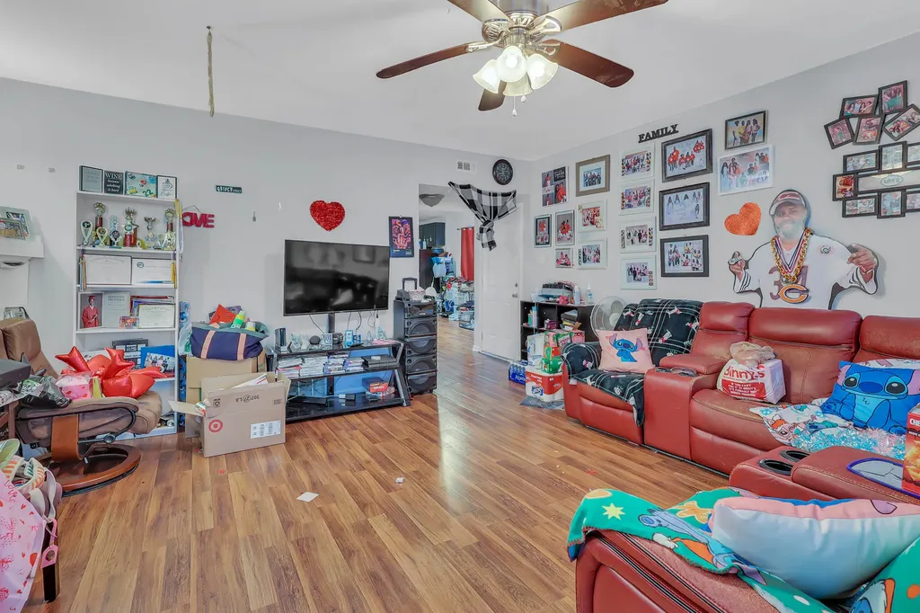 7927 South Langley Avenue Chicago IL 60619
