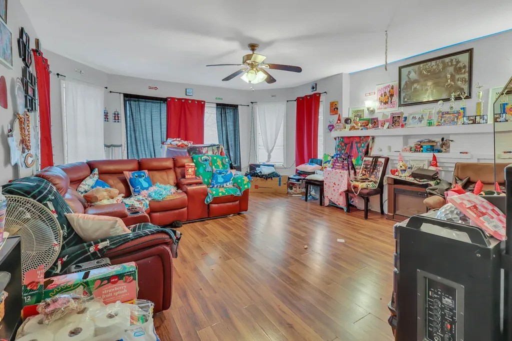 7927 South Langley Avenue Chicago IL 60619