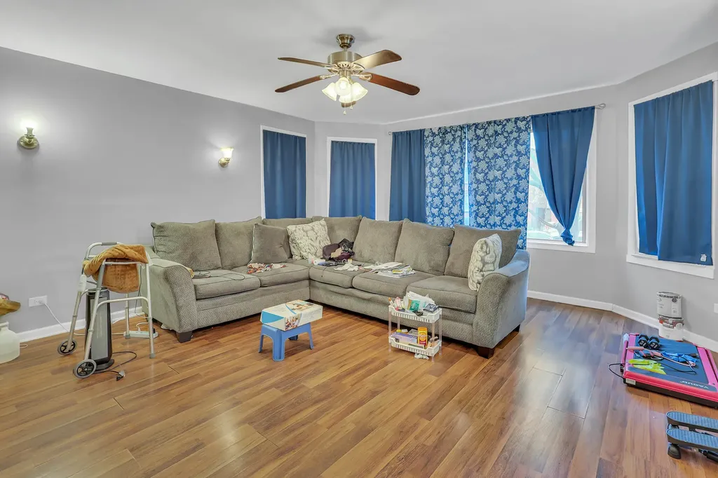 7927 South Langley Avenue Chicago IL 60619