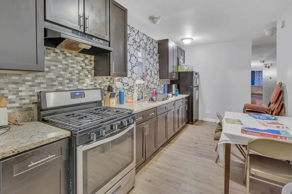 7927 South Langley Avenue Chicago IL 60619