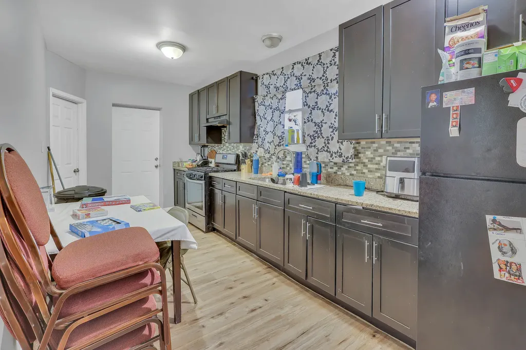 7927 South Langley Avenue Chicago IL 60619