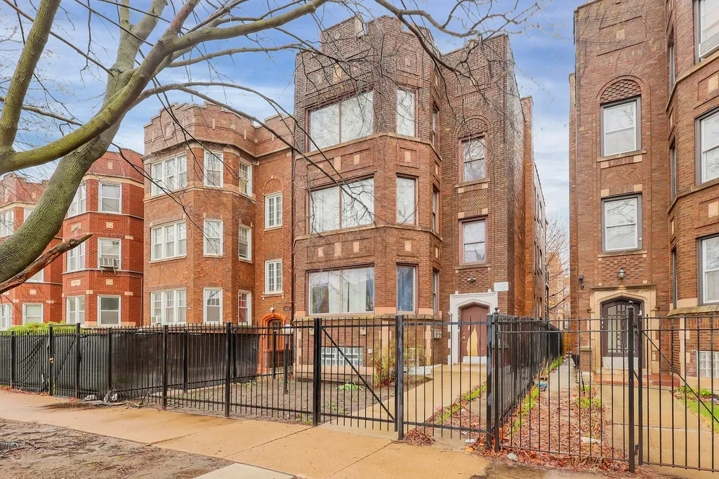 7927 South Langley Avenue Chicago IL 60619