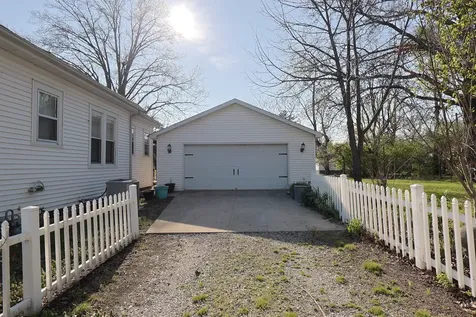 501 North Shelby Avenue Salem IL 62881