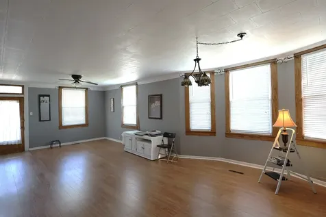 501 North Shelby Avenue Salem IL 62881