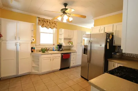 501 North Shelby Avenue Salem IL 62881