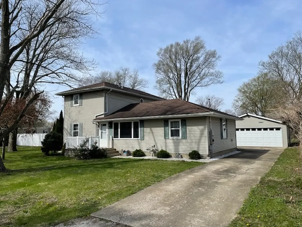 1818 South Carr Street Streator IL 61364