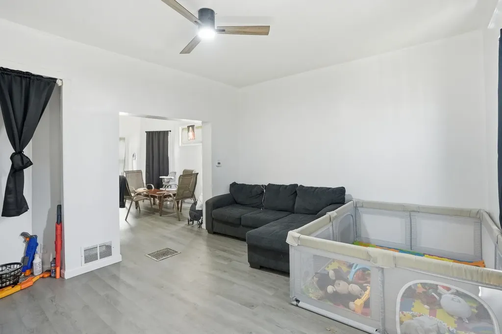 7923 South Lowe Avenue Chicago IL 60620