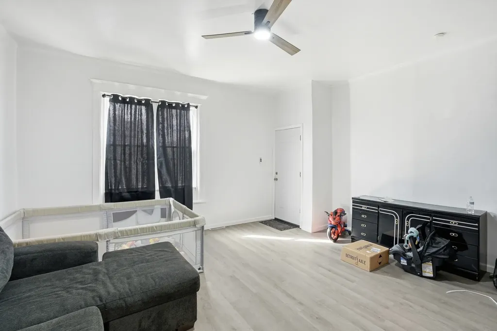 7923 South Lowe Avenue Chicago IL 60620