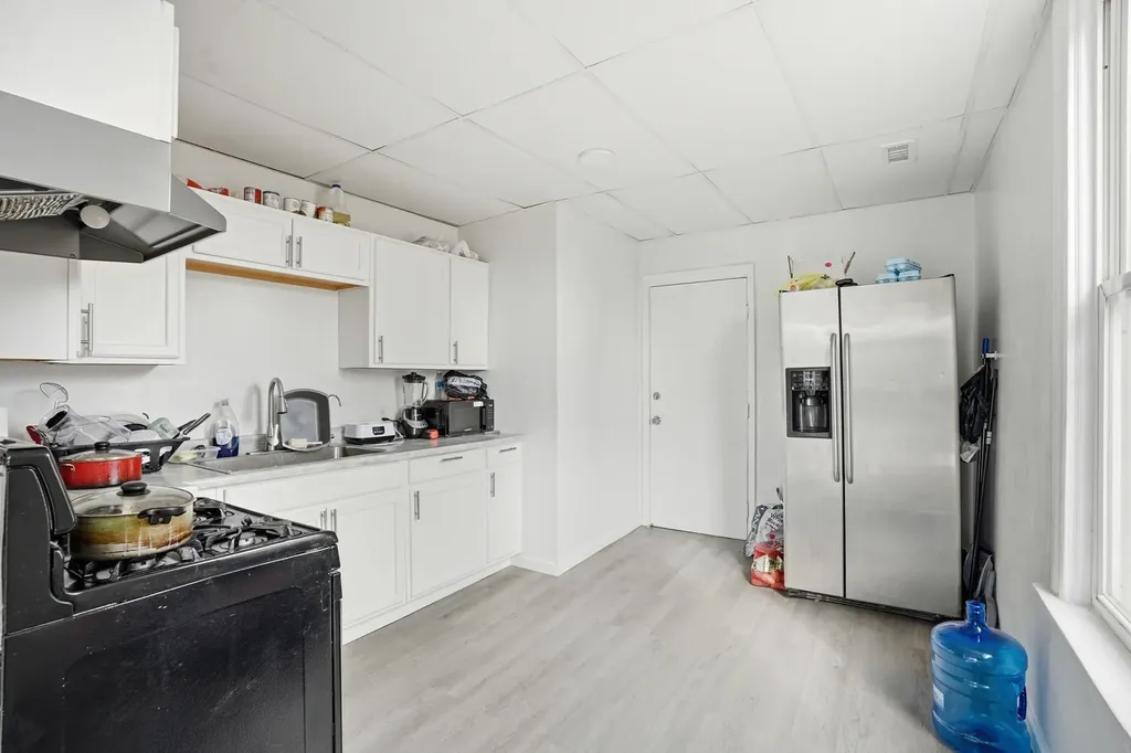 7923 South Lowe Avenue Chicago IL 60620