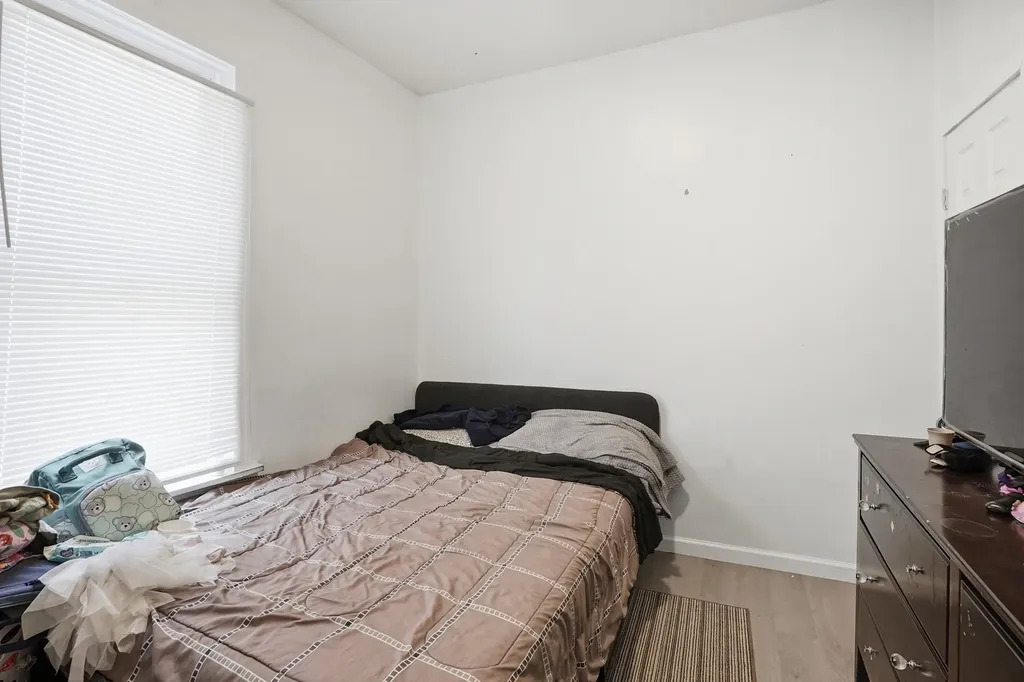 7923 South Lowe Avenue Chicago IL 60620