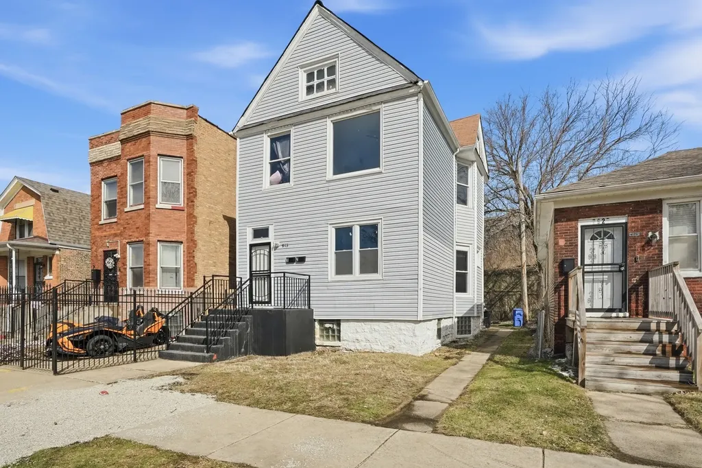 7923 South Lowe Avenue Chicago IL 60620