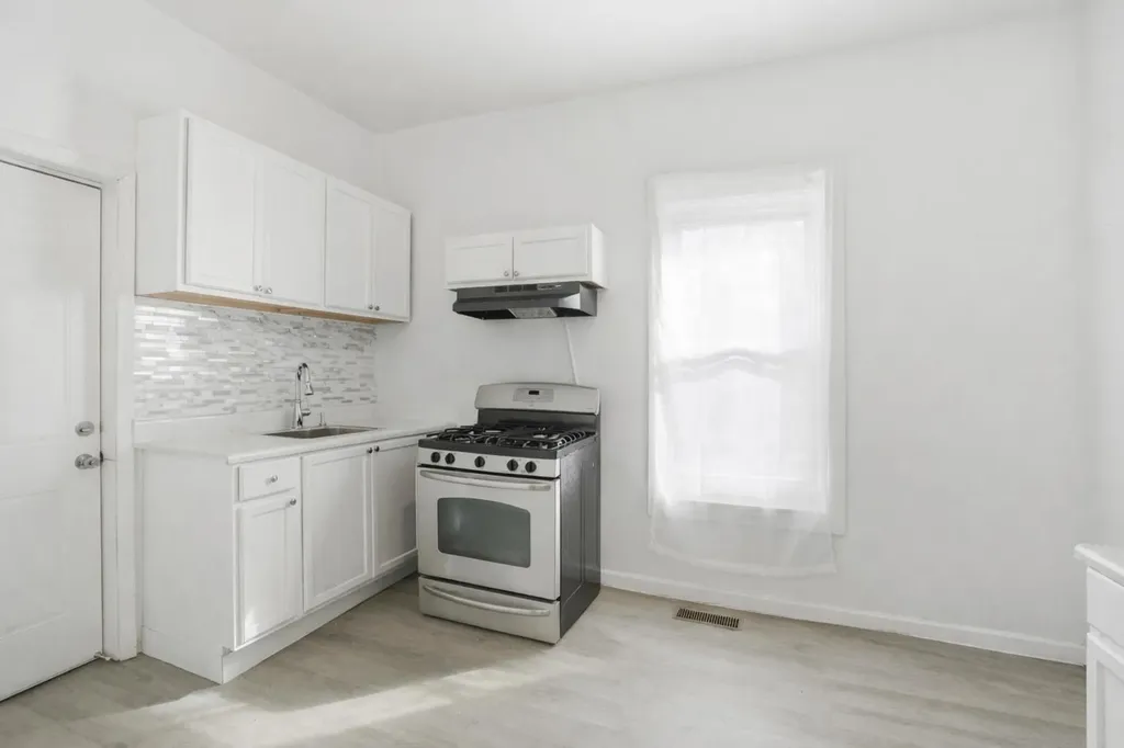 7923 South Lowe Avenue Chicago IL 60620
