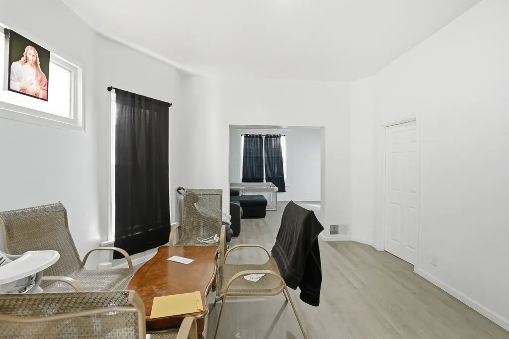 7923 South Lowe Avenue Chicago IL 60620