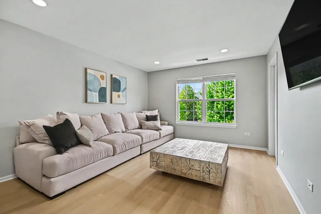 2715 Forest Creek Lane Naperville IL 60565