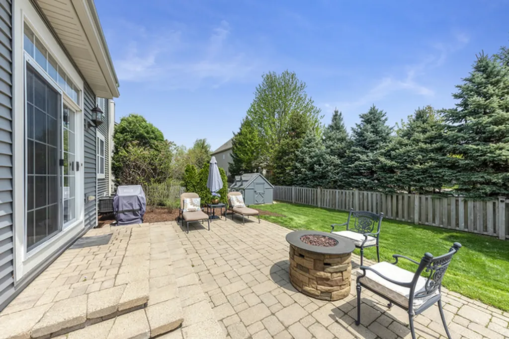 2715 Forest Creek Lane Naperville IL 60565