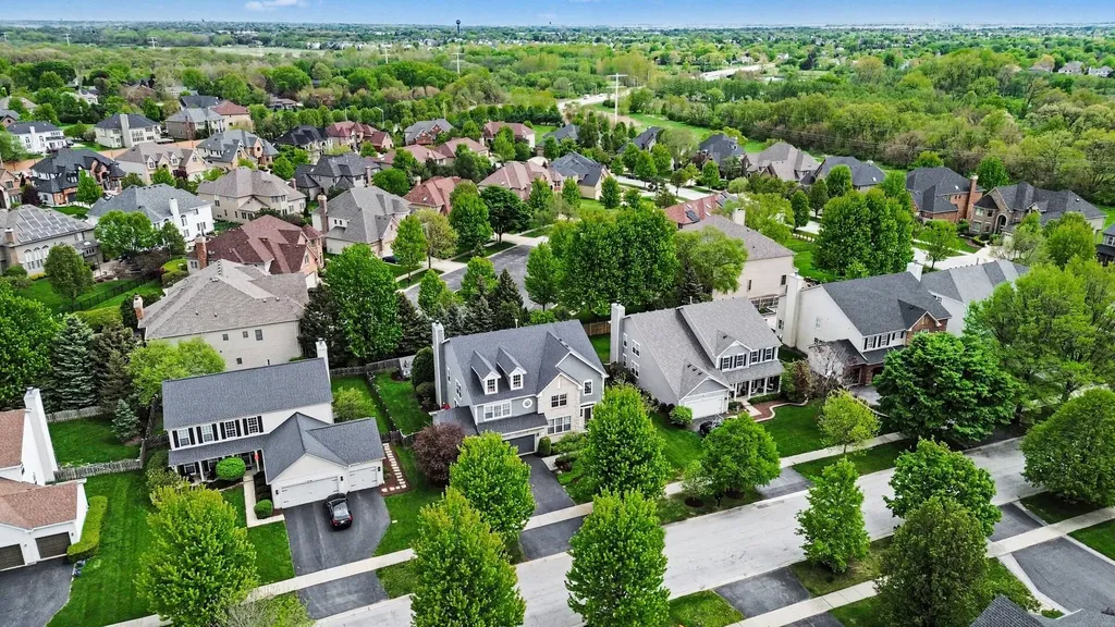 2715 Forest Creek Lane Naperville IL 60565