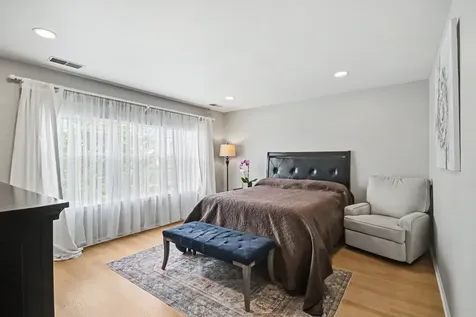 2715 Forest Creek Lane Naperville IL 60565