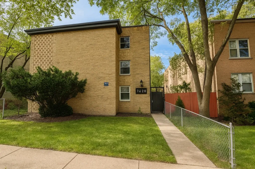 7420 North Winchester Avenue Chicago IL 60626