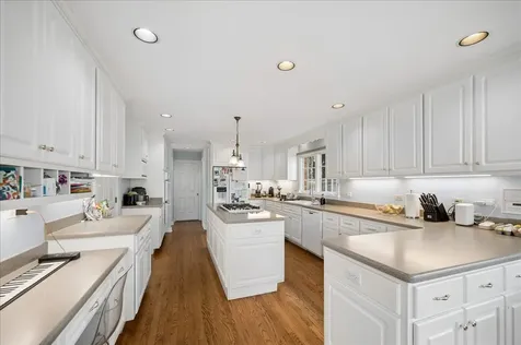 995 Oak Street Winnetka IL 60093