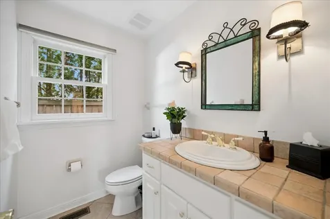 995 Oak Street Winnetka IL 60093