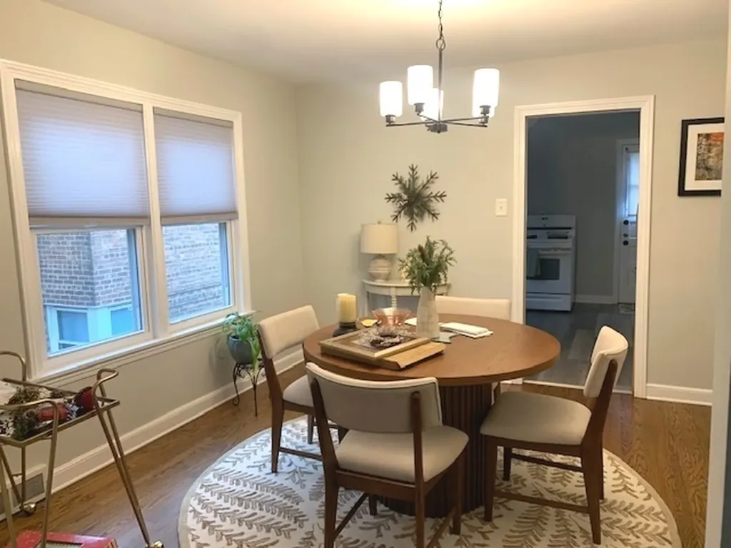 10542 South Artesian Avenue Chicago IL 60655