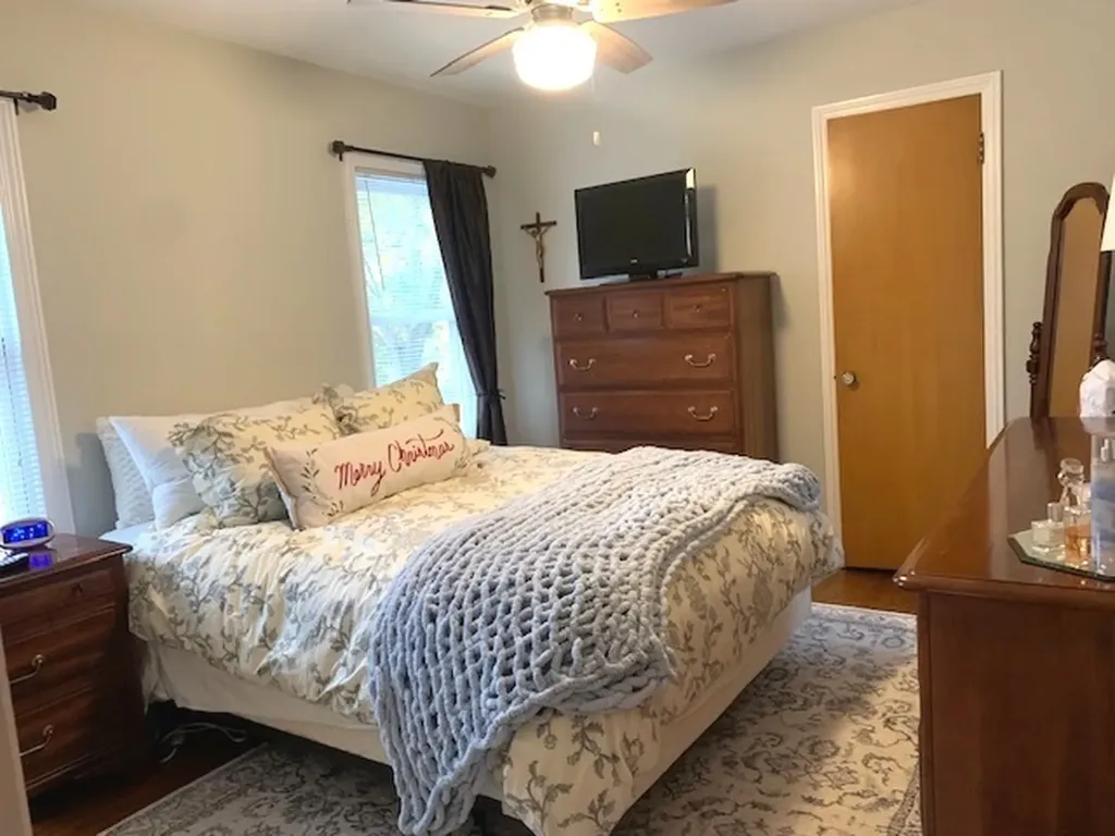 10542 South Artesian Avenue Chicago IL 60655