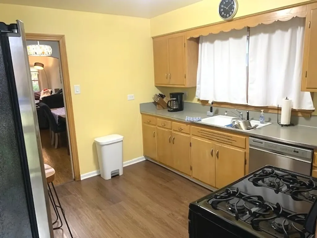 10542 South Artesian Avenue Chicago IL 60655