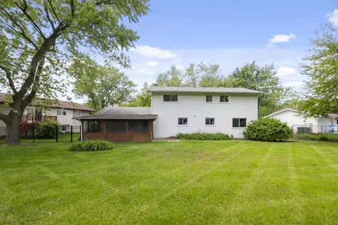 6721 Armstrong Court Woodridge IL 60517