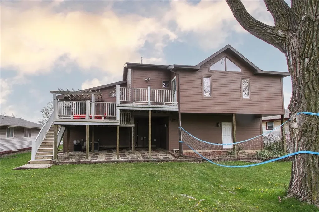 119 Salem Drive S Schaumburg IL 60193
