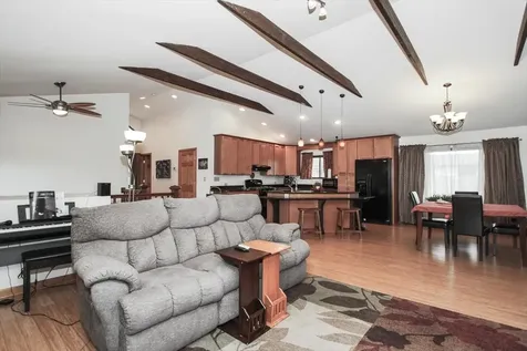 119 Salem Drive S Schaumburg IL 60193