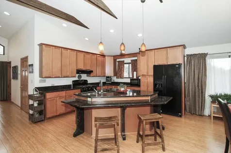 119 Salem Drive S Schaumburg IL 60193