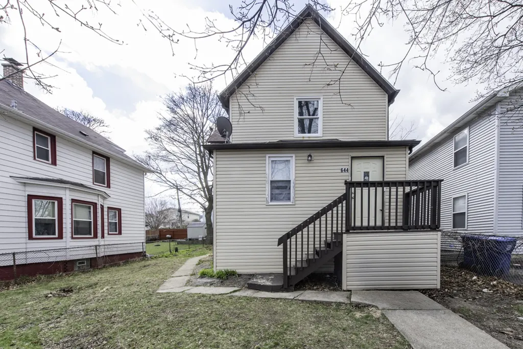 644 Lenox Avenue Waukegan IL 60085