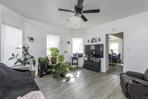 644 Lenox Avenue Waukegan IL 60085