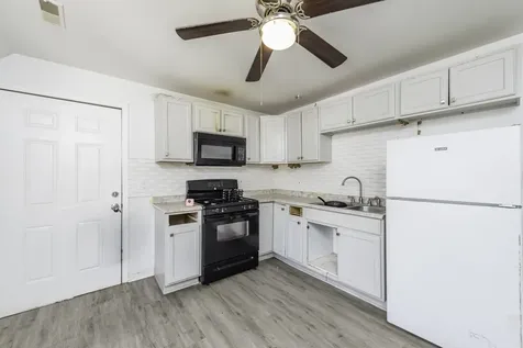 644 Lenox Avenue Waukegan IL 60085