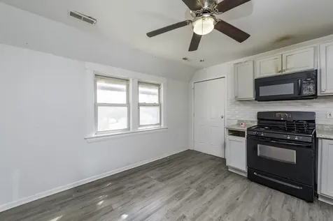 644 Lenox Avenue Waukegan IL 60085