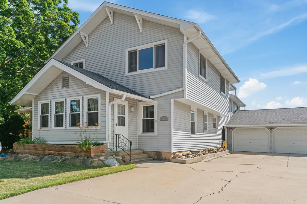 206 Washington Street Oswego IL 60543
