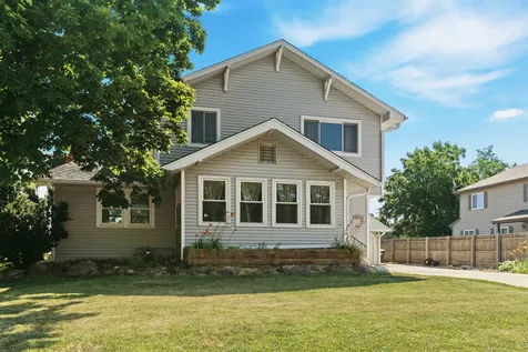 206 Washington Street Oswego IL 60543