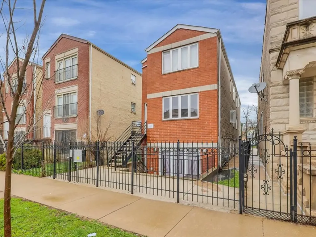 3518 West Lexington Street Chicago IL 60624