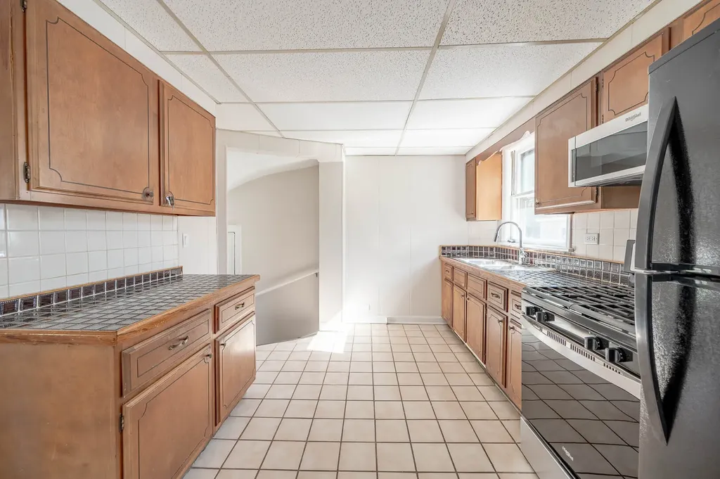 9123 South La Salle Street Chicago IL 60620